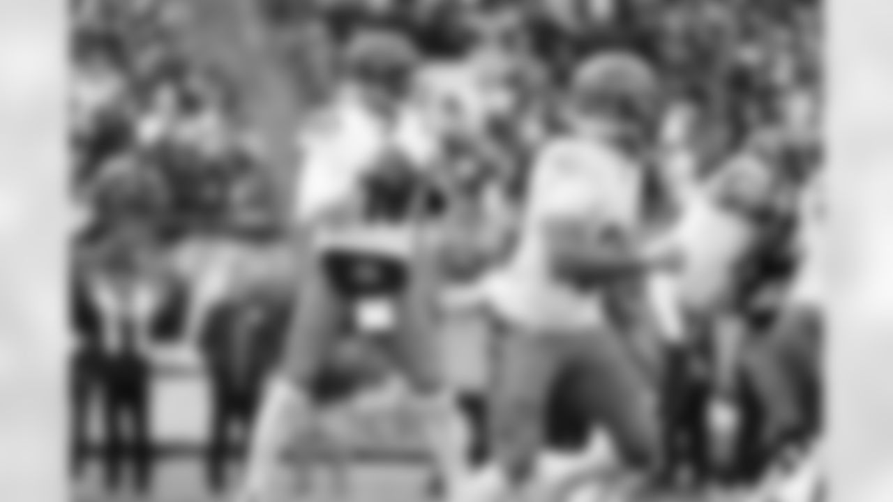 QB Joe Flacco looks to pass during Week 11 against the Steelers in Pittsburgh, Sunday, Nov. 16, 2025.