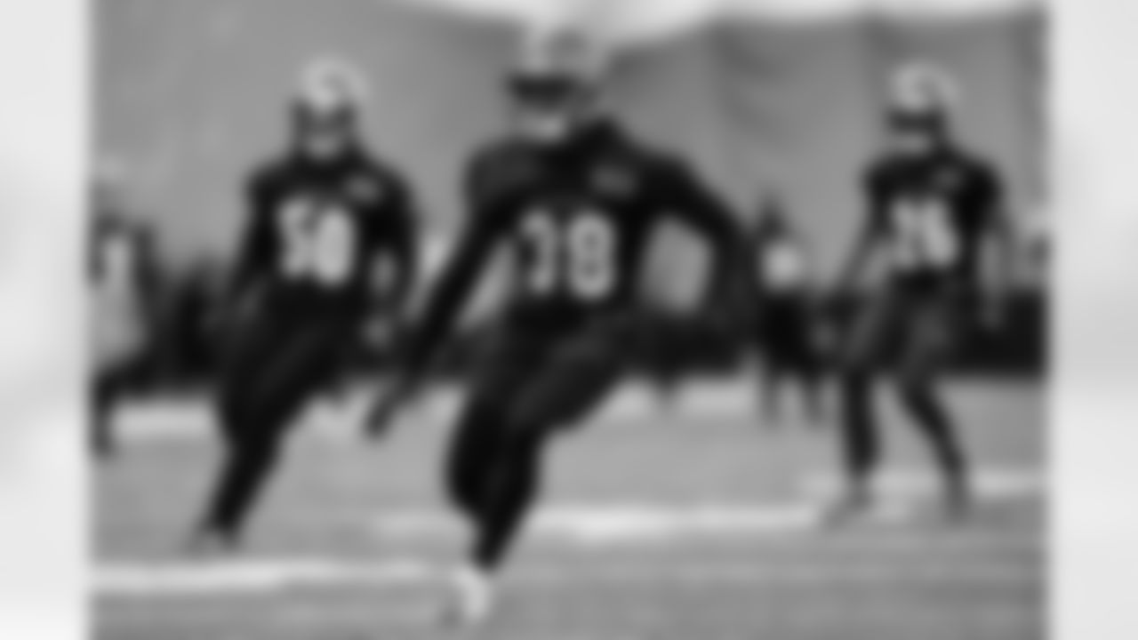 CB DJ Ivey during practice at the IEL Indoor Facility, Wednesday, Dec. 10, 2025.