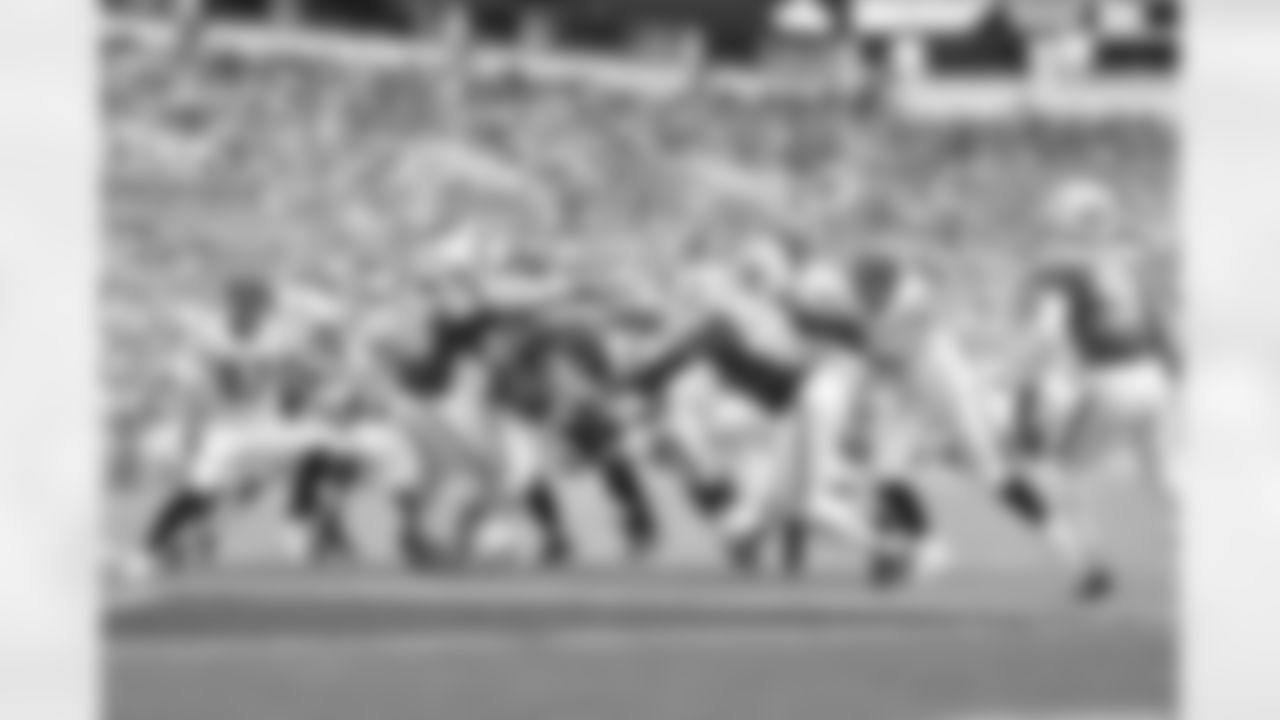 RB Samaje Perine scores a touchdown during Week 16 against the Miami Dolphins at Hard Rock Stadium, Sunday, Dec. 21, 2025.