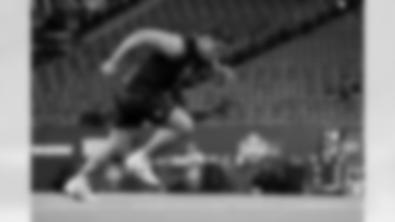 Wake Forest offensive lineman Fa'alili Fa'amoe (21) participates in a drill during the 2026 NFL Scouting Combine on Sunday, March 1, 2026 in Indianapolis, Indiana. (Lauren Leigh Bacho/NFL)