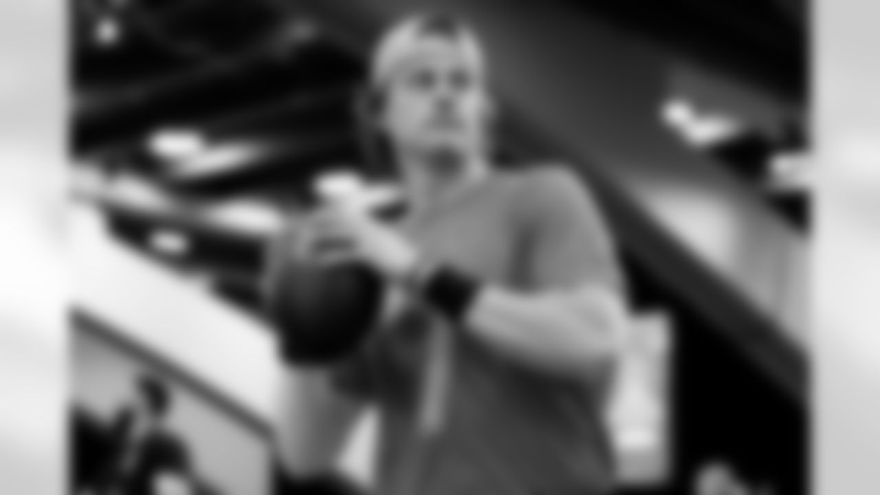 Cincinnati Bengals quarterback Joe Burrow (9) warms up prior to the 2026 Pro Bowl Game on Tuesday, February 3, 2026 in San Francisco, California.