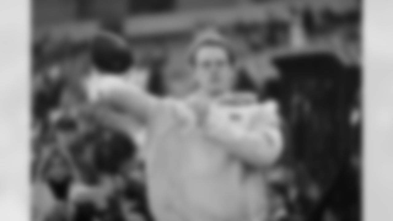 QB Joe Burrow throws the ball at Paycor Stadium ahead of Week 12 against the New England Patriots, Sunday, Nov. 23, 2025.