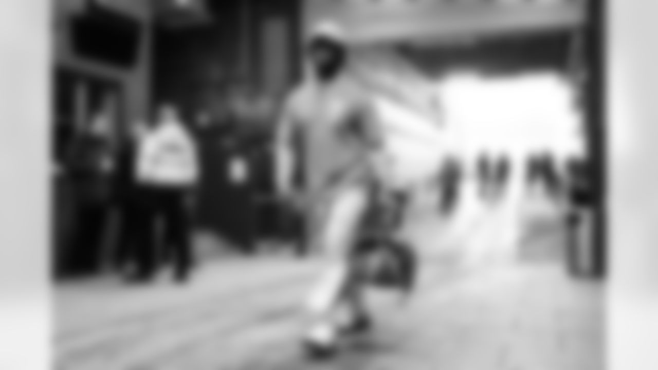 LB Demetrius Knight Jr. arrives at Highmark Stadium ahead of Week 14 against the Buffalo Bills, Sunday, Dec. 7, 2025.