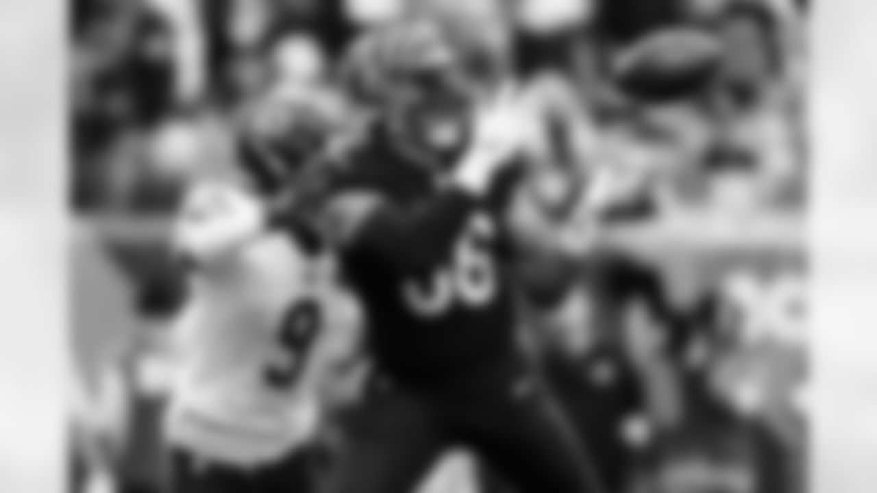 TE Noah Fant catches a pass during Week 9 against the Chicago Bears at Paycor Stadium, Sunday, Nov. 2, 2025.