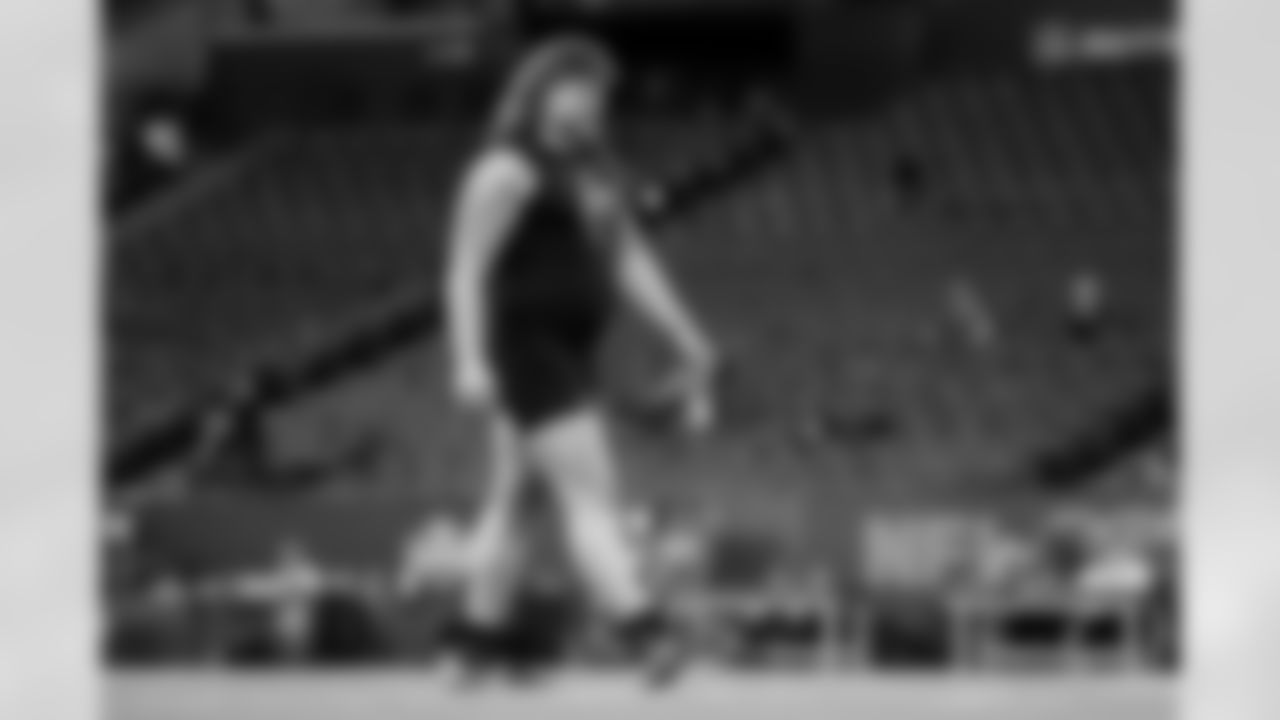 Iowa offensive lineman Gennings Dunker (20) participates in a drill during the 2026 NFL Scouting Combine on Sunday, March 1, 2026 in Indianapolis, Indiana. (Lauren Leigh Bacho/NFL)