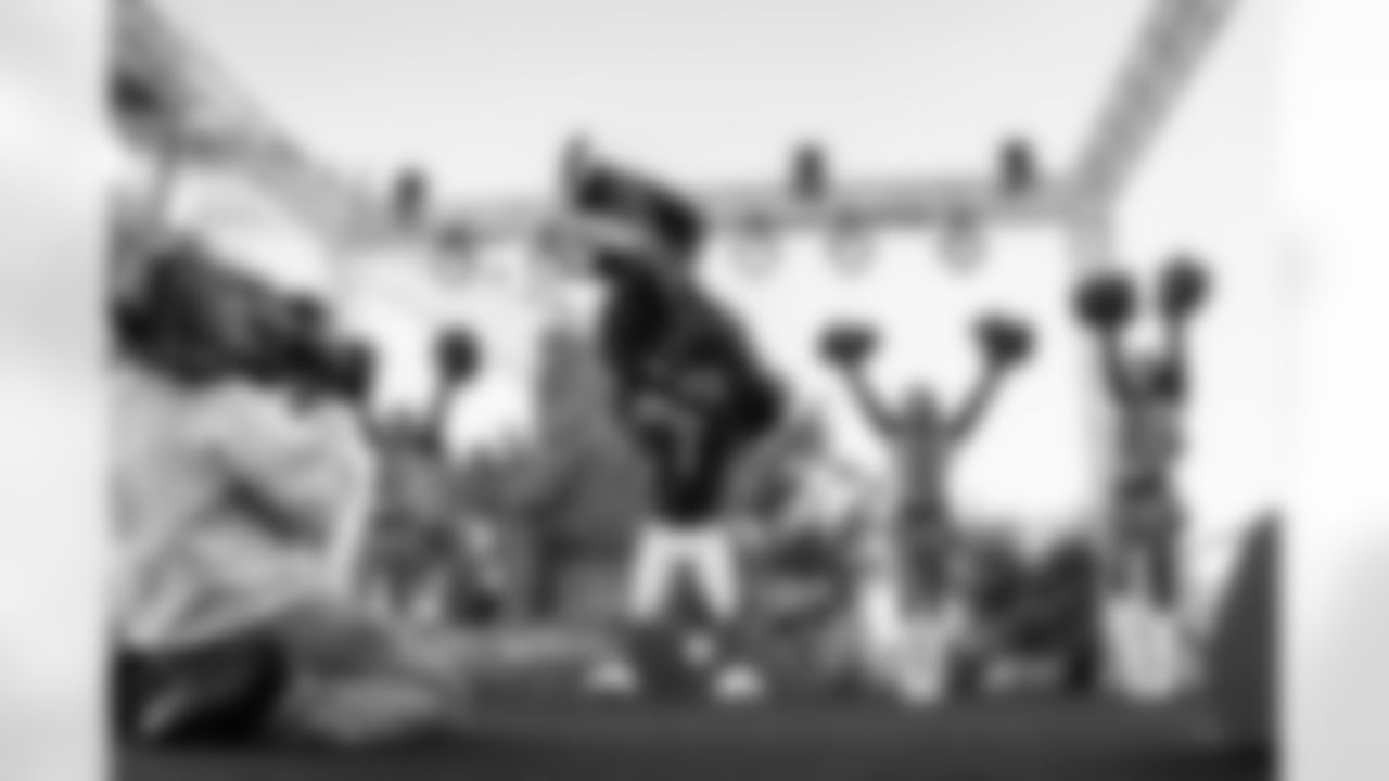 View the top fan photos from around the Jungle in 2025.