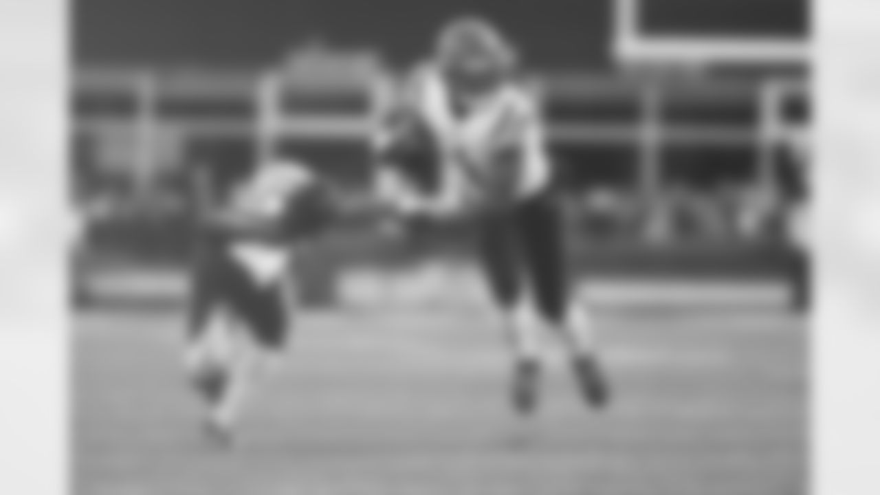 Cincinnati Bengals wide receiver Ja'Marr Chase (1) runs with the football during an NFL game against the New England Patriots, Saturday, Dec.24, 2022 in Foxborough, Mass. The Bengals defeated the Patriots 22-18. (Kathryn Riley via AP)