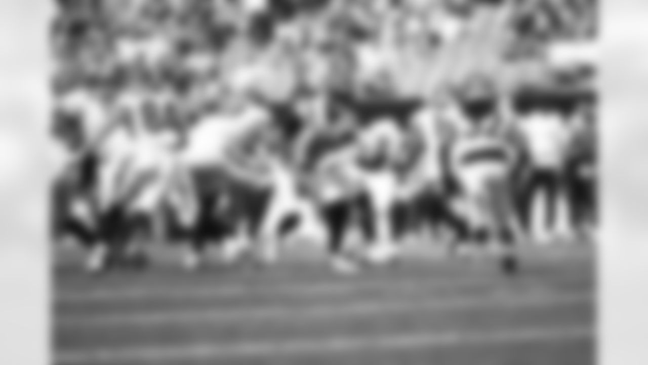 QB Payton Thorne hands the ball off to RB Gary Brightwell during the Bengals Preseason Week 3 game against the Indianapolis Colts at Paycor Stadium, Saturday, Aug. 23, 2025.