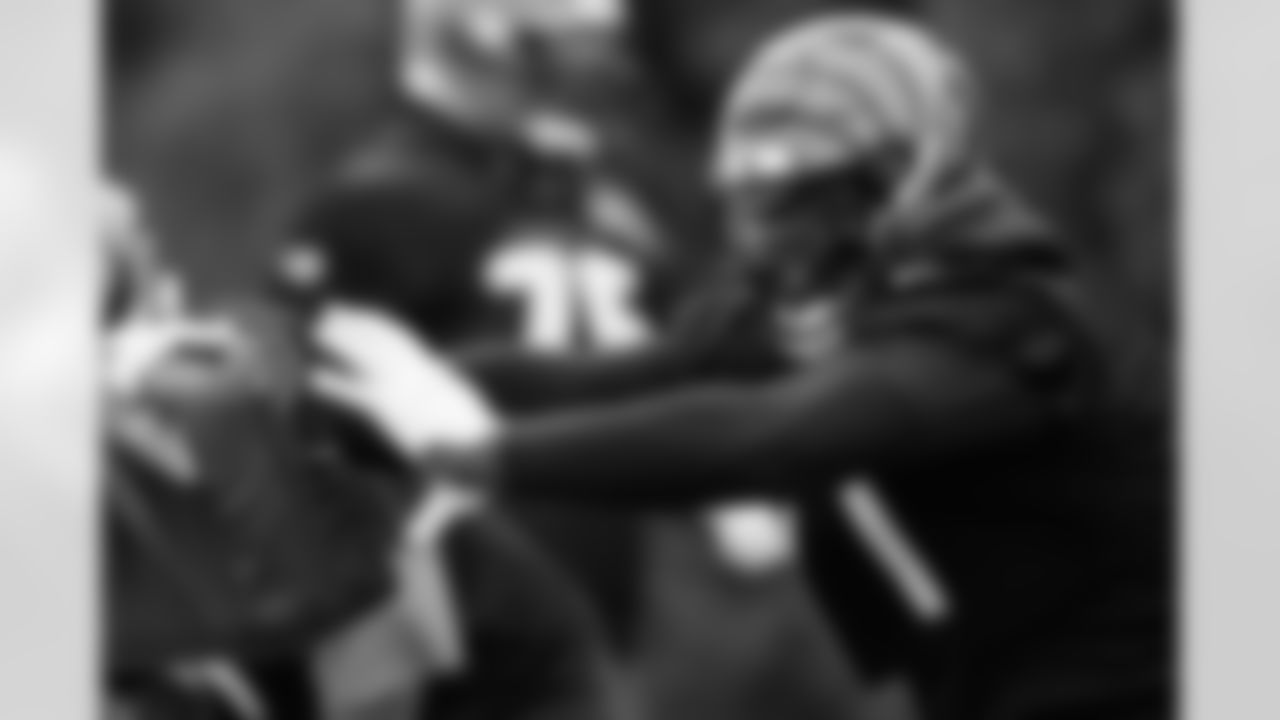 OT Amarius Mims during practice at Kettering Health Practice Fields, Wednesday, Nov. 19, 2025.