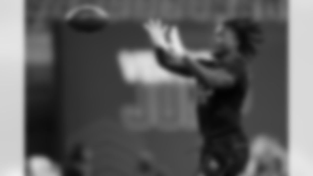 Indiana defensive back D'Angelo Ponds (25) participates in a drill during the 2026 NFL Scouting Combine on Friday, February 27, 2026 in Indianapolis, Indiana. (Cooper Neill/NFL)