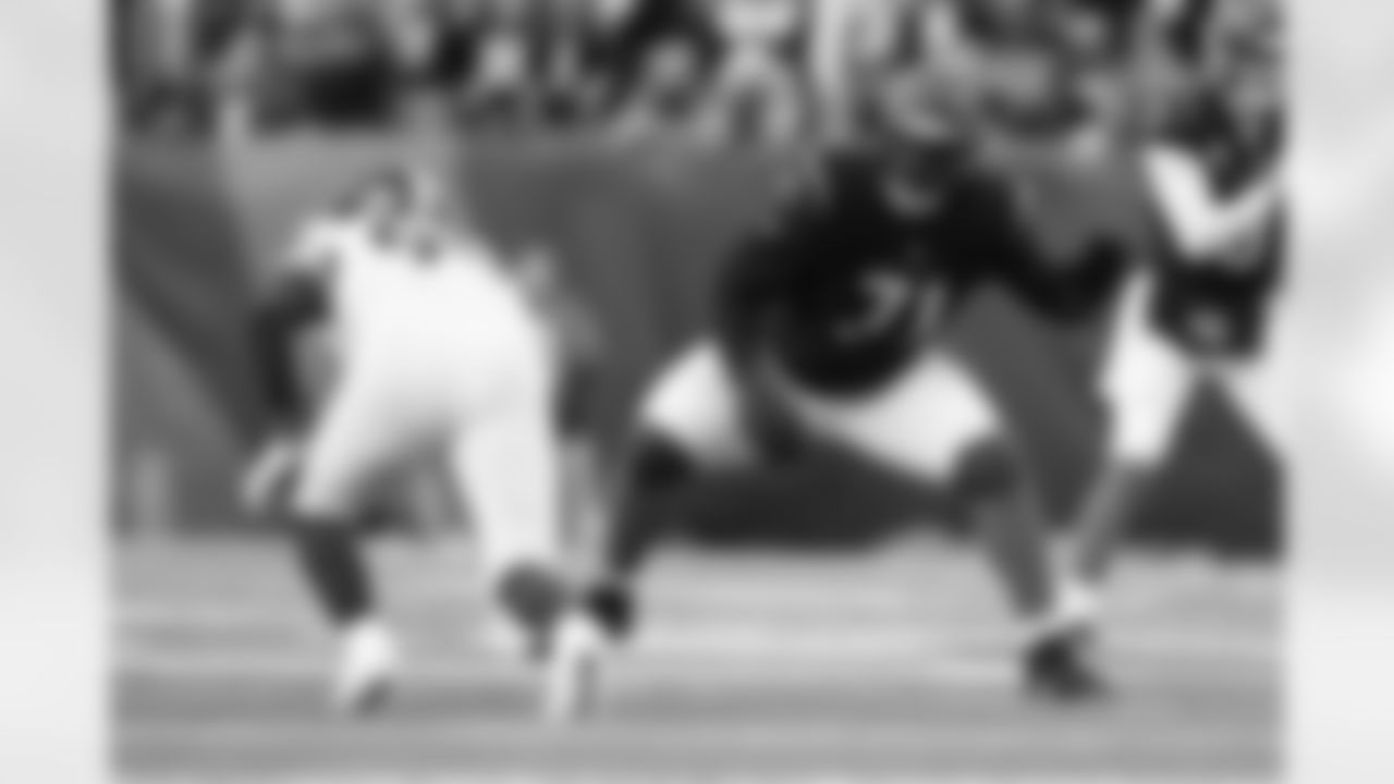 OT Amarius Mims