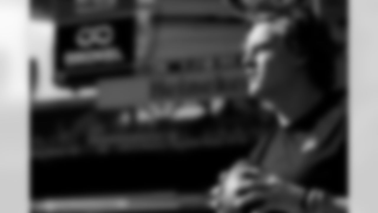 QB Joe Burrow warms up at Hard Rock Stadium ahead of Week 16 against the Miami Dolphins, Sunday, Dec. 21, 2025.