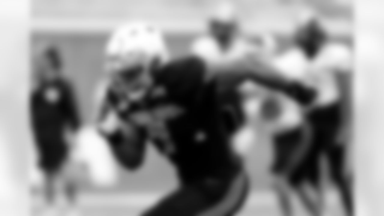 National defensive lineman Isaiah Foskey of Notre Dame (7) runs drills during practice for the Senior Bowl NCAA college football game Wednesday, Feb. 1, 2023, in Mobile, Ala.. (AP Photo/Butch Dill)