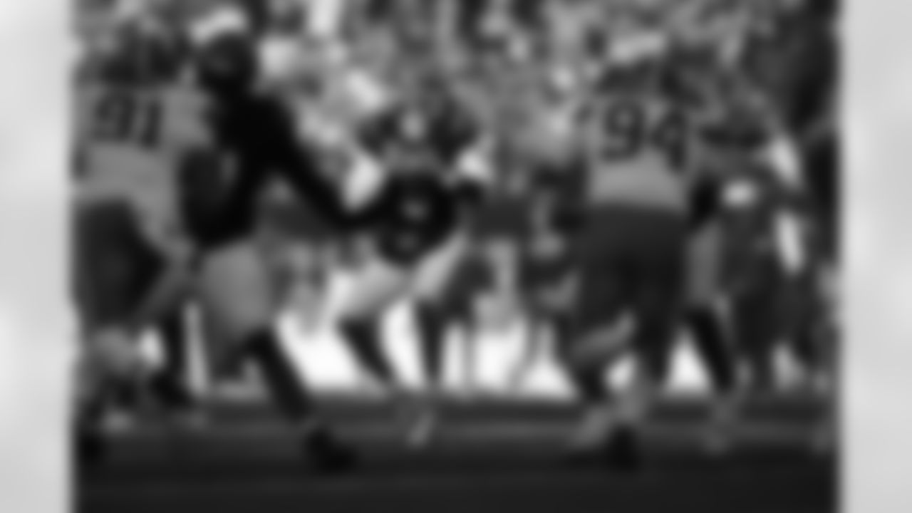 QB Joe Burrow looks to pass during Week 18 against the Cleveland Browns, Sunday, Jan. 4, 2026.