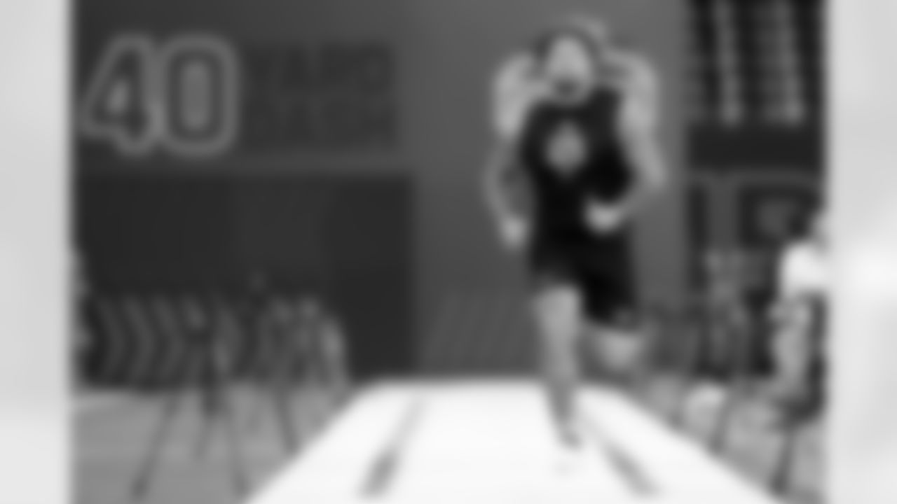 Texas A&M offensive lineman Chase Bisontis (05) runs the 40-yard dash during the 2026 NFL Scouting Combine on Sunday, March 1, 2026 in Indianapolis, Indiana. (Lauren Leigh Bacho/NFL)