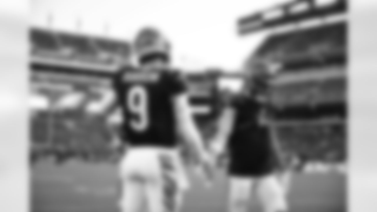 QB Joe Burrow and WR Charlie Jones warm up at Lincoln Financial Field ahead of the Bengals' Preseason Week 1 game against the Philadelphia Eagles, Thursday, Aug. 7, 2025.