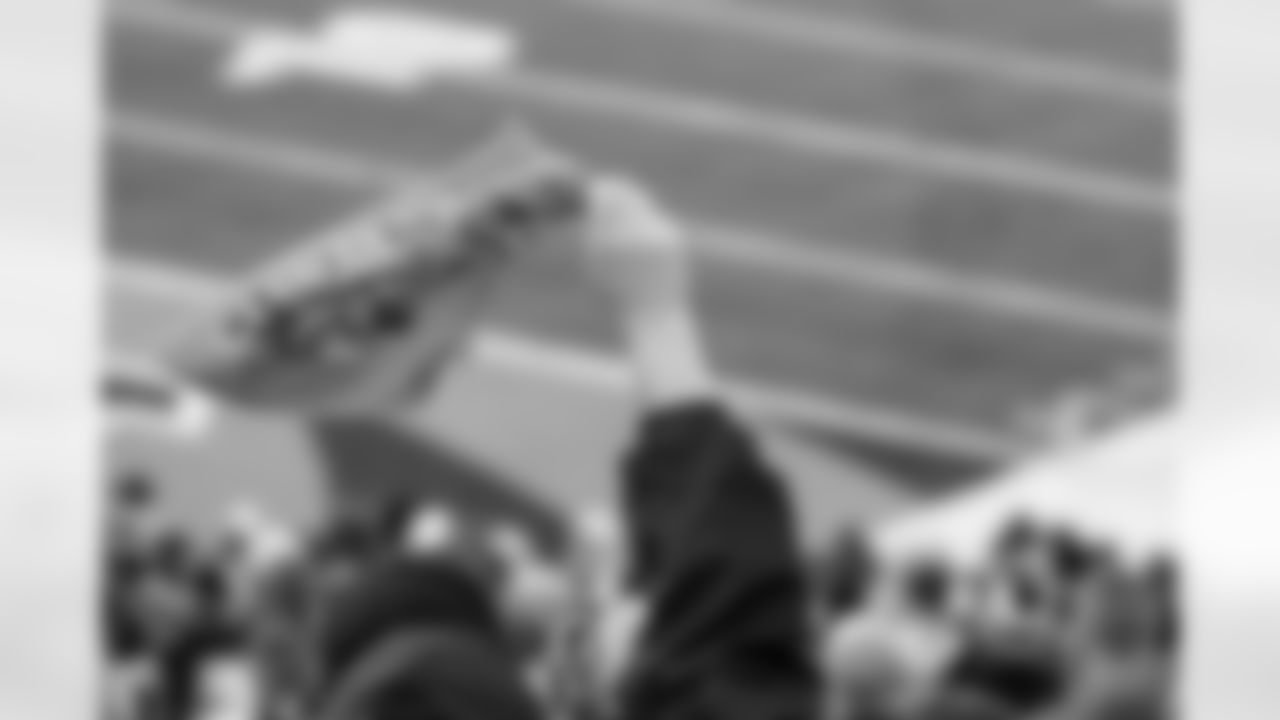 View the top fan photos from around the Jungle in 2025.