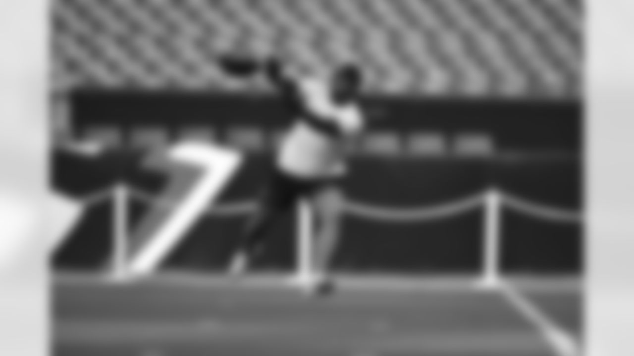 WR Jamoi Mayes warms up at Lincoln Financial Field ahead of the Bengals' Preseason Week 1 game against the Philadelphia Eagles, Thursday, Aug. 7, 2025.