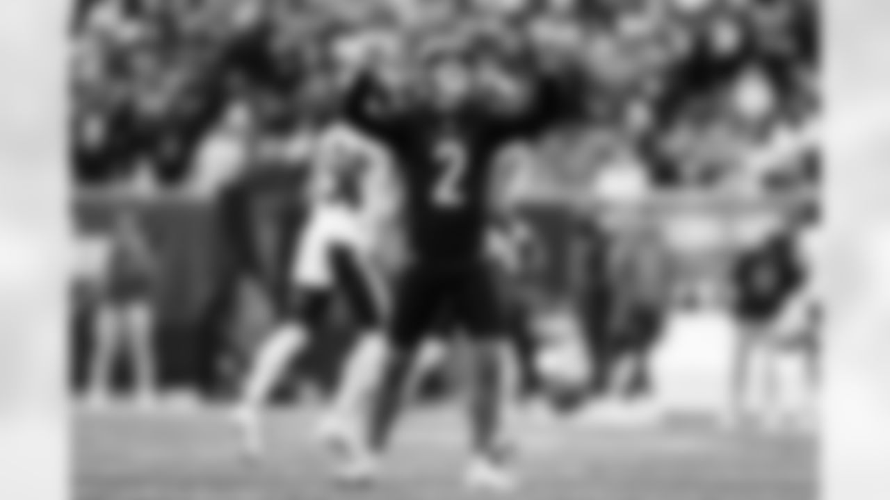 K Evan McPherson celebrates a field goal during Week 9 against the Chicago Bears at Paycor Stadium, Sunday, Nov. 2, 2025.