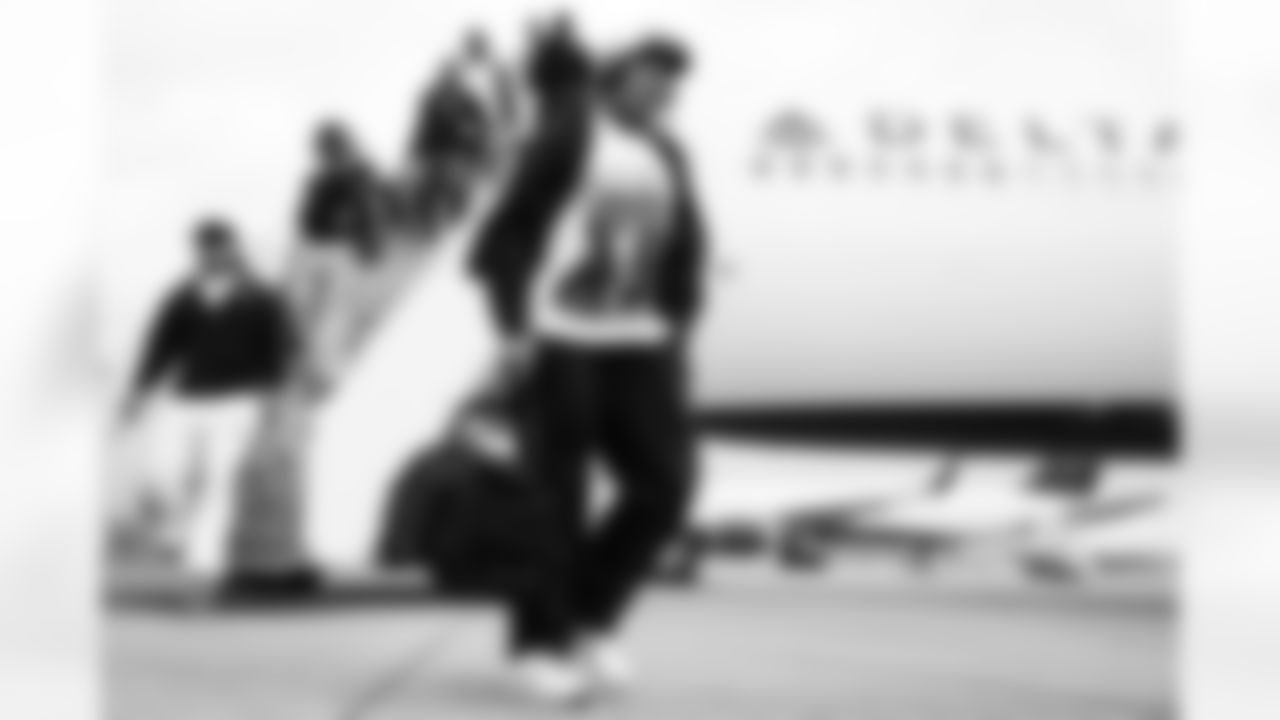 WR Mitch Tinsley arrives in Pittsburgh ahead of Week 11 against the Steelers, Saturday, Nov. 15, 2025.