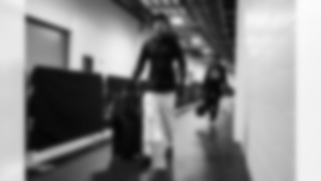 CB DJ Turner II arrives at Acrisure Stadium ahead of Week 11 against the Steelers in Pittsburgh, Sunday, Nov. 16, 2025.