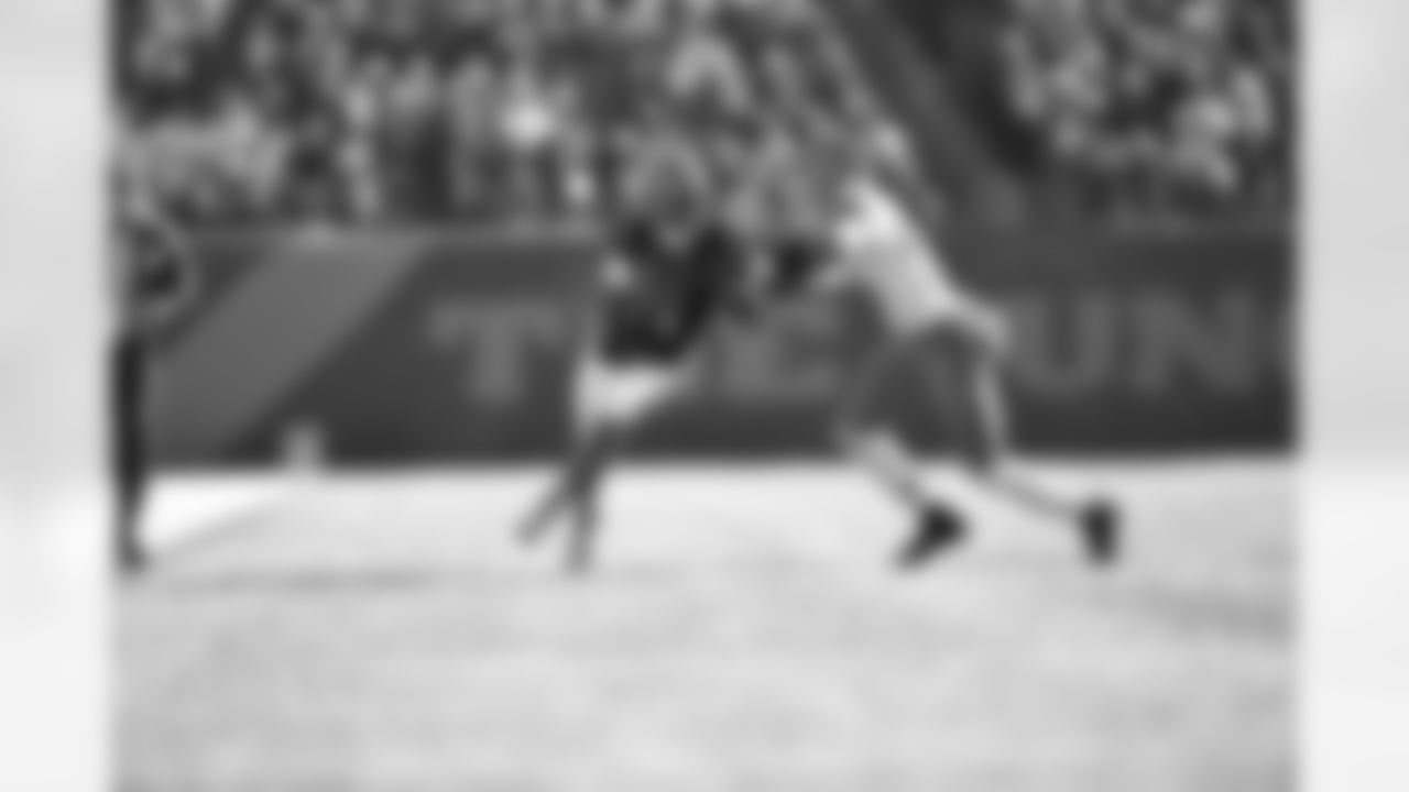 WR Ja'Marr Chase runs after the catch during Week 18 against the Cleveland Browns, Sunday, Jan. 4, 2026.