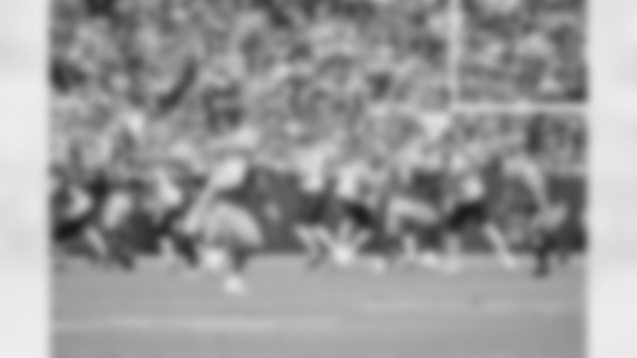 QB Joe Flacco looks to throw during Week 6 against the Packers in Green Bay, Sunday, Oct. 12, 2025.