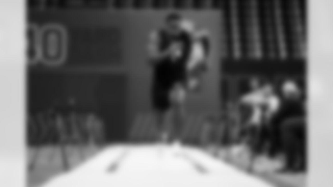 Alabama defensive lineman LT Overton (54) runs the 40-yard dash during the 2026 NFL Scouting Combine on Thursday, February 26, 2026 in Indianapolis, Indiana. (Cooper Neill/NFL)