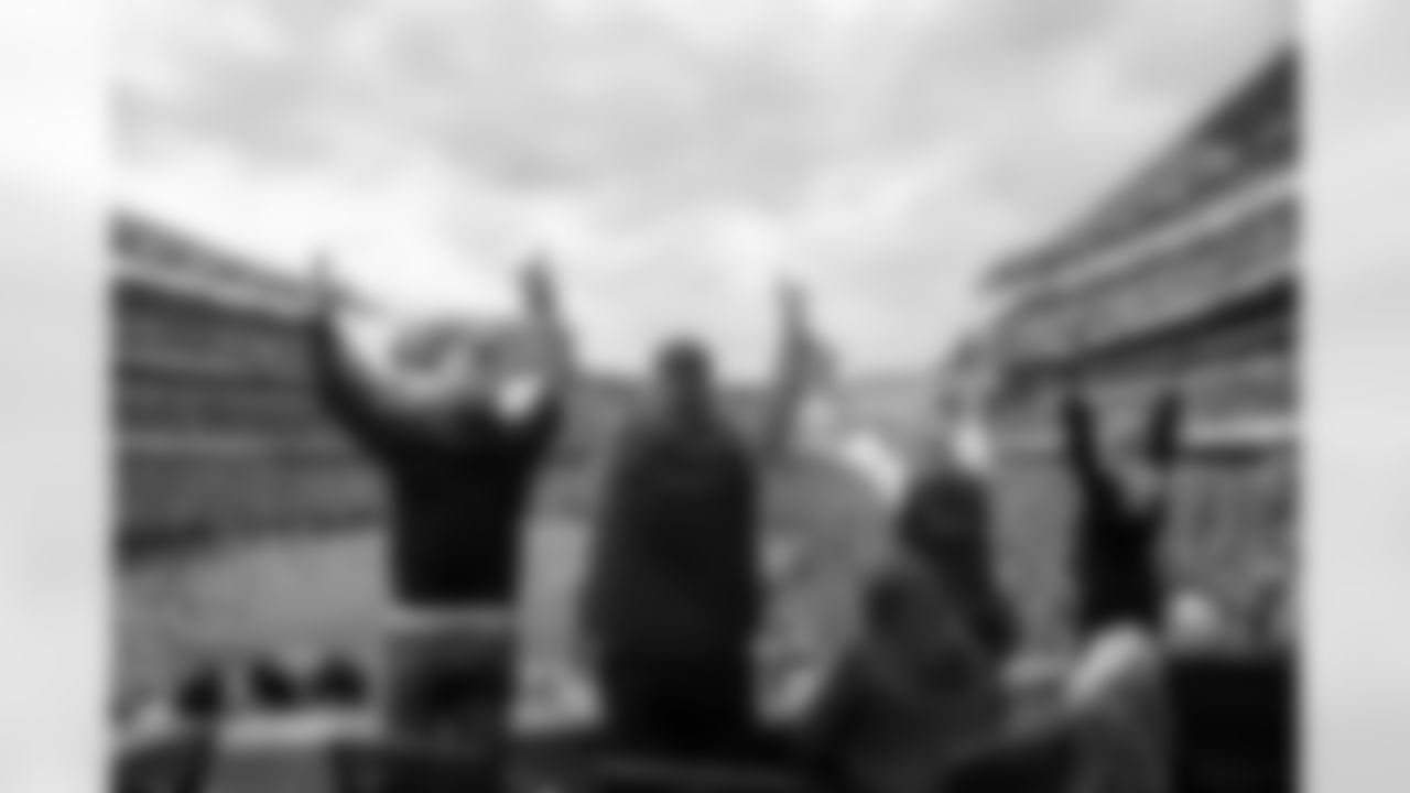 View the top fan photos from around the Jungle in 2025.