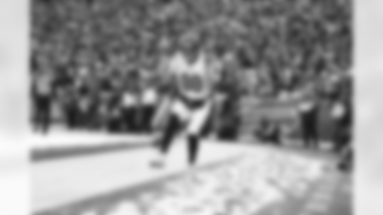 TE Mike Gesicki celebrates a touchdown during Week 14 against the Buffalo Bills, Sunday, Dec. 7, 2025.