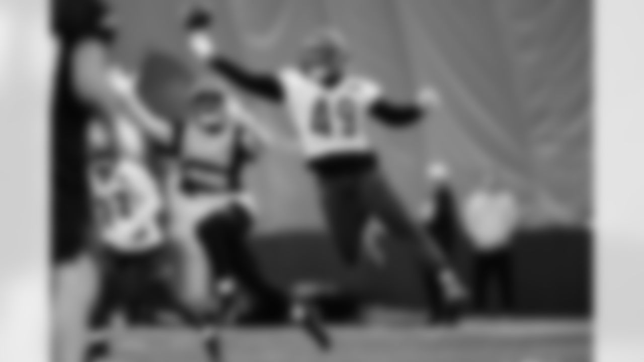 LB Barrett Carter during practice at the IEL Indoor Facility, Wednesday, Oct. 29, 2025.