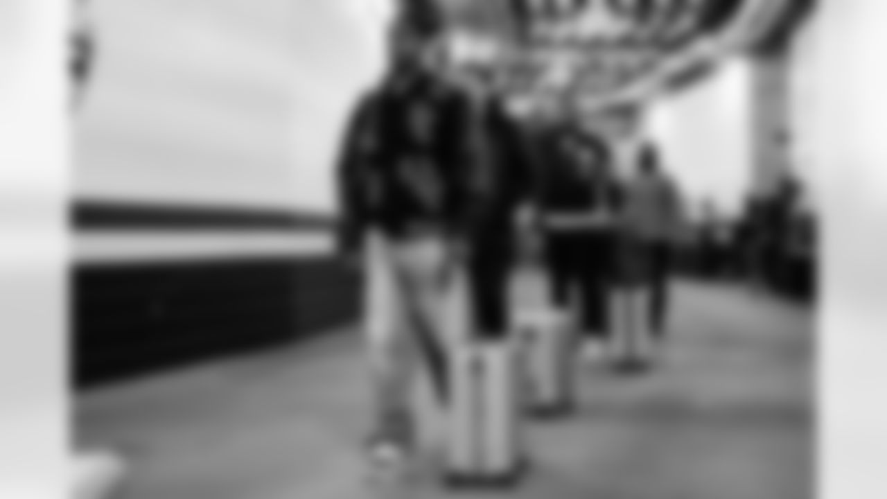 CB Dax Hill arrives at M&T Bank Stadium ahead of Week 13 against the Baltimore Ravens, Thursday, Nov. 27, 2025.