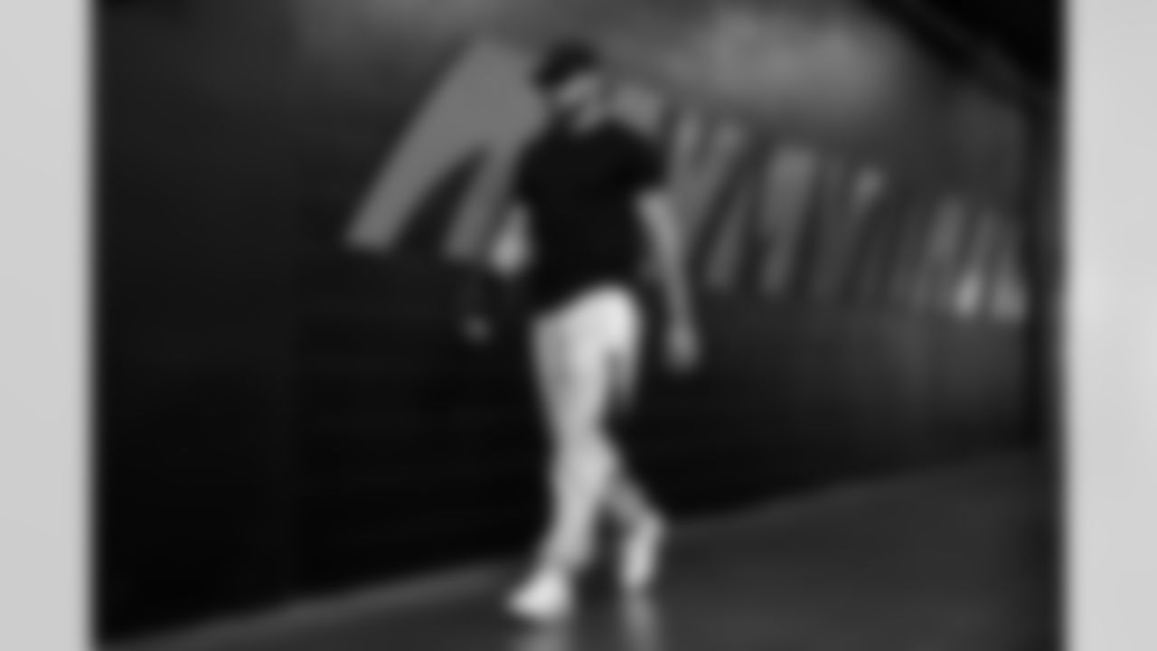 TE Noah Fant arrives at Paycor Stadium ahead of Week 12 against the New England Patriots, Sunday, Nov. 23, 2025.