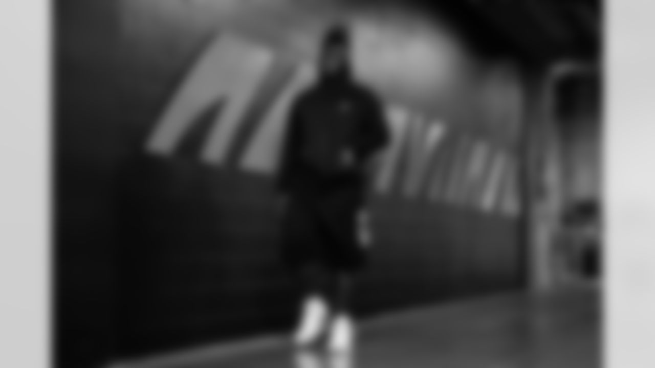 OT Amarius Mims arrives at Paycor Stadium ahead of Week 8 against the New York Jets, Sunday, Oct. 26, 2025.