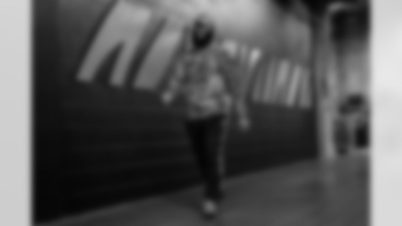 RB Samaje Perine arrives to Paycor Stadium ahead of Week 18 against the Cleveland Browns, Sunday, Jan. 4, 2026.