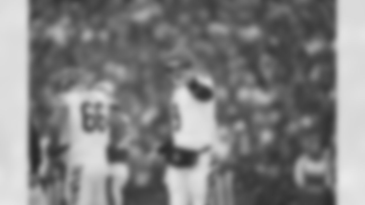 QB Joe Burrow gestures during Week 14 against the Buffalo Bills, Sunday, Dec. 7, 2025.