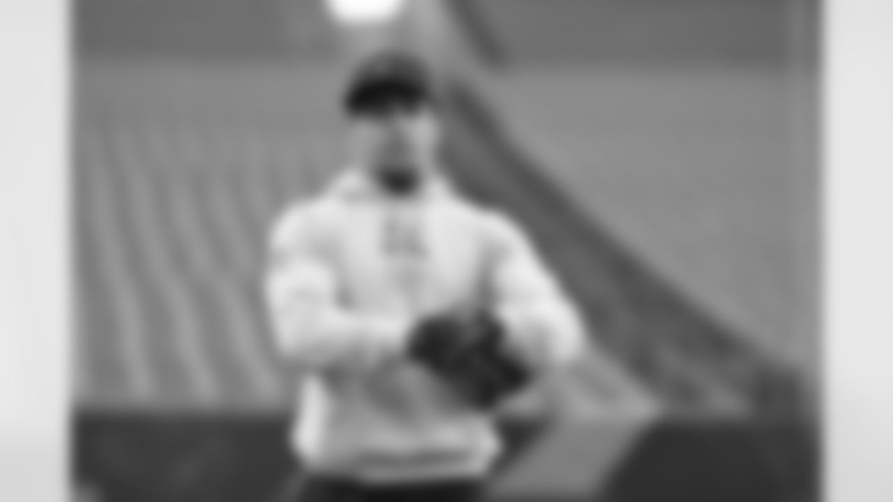 RB Chase Brown warms up ahead of Week 17 against the Arizona Cardinals, Sunday, Dec. 28, 2025.