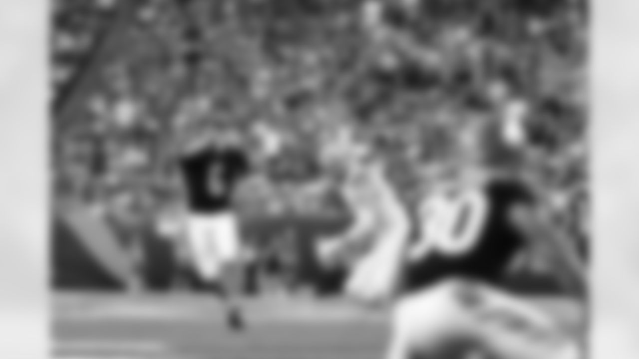 QB Jake Browning throws a third-quarter touchdown to WR Ja'Marr Chase during Week 5 against the Detroit Lions, Sunday, Oct. 5, 2025.