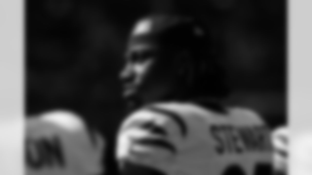 DE Shemar Stewart during Week 16 against the Miami Dolphins at Hard Rock Stadium, Sunday, Dec. 21, 2025.