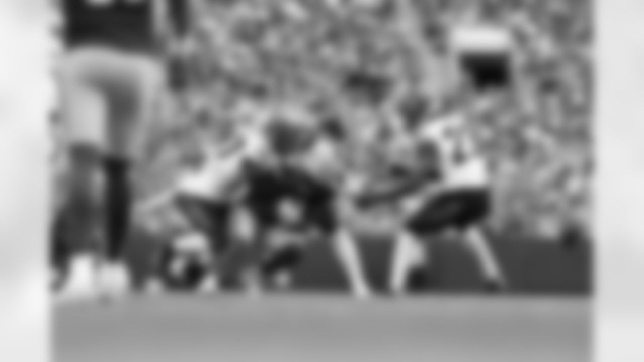 The Bengals tackle RB Josh Jacobs during Week 6 against the Packers in Green Bay, Sunday, Oct. 12, 2025.