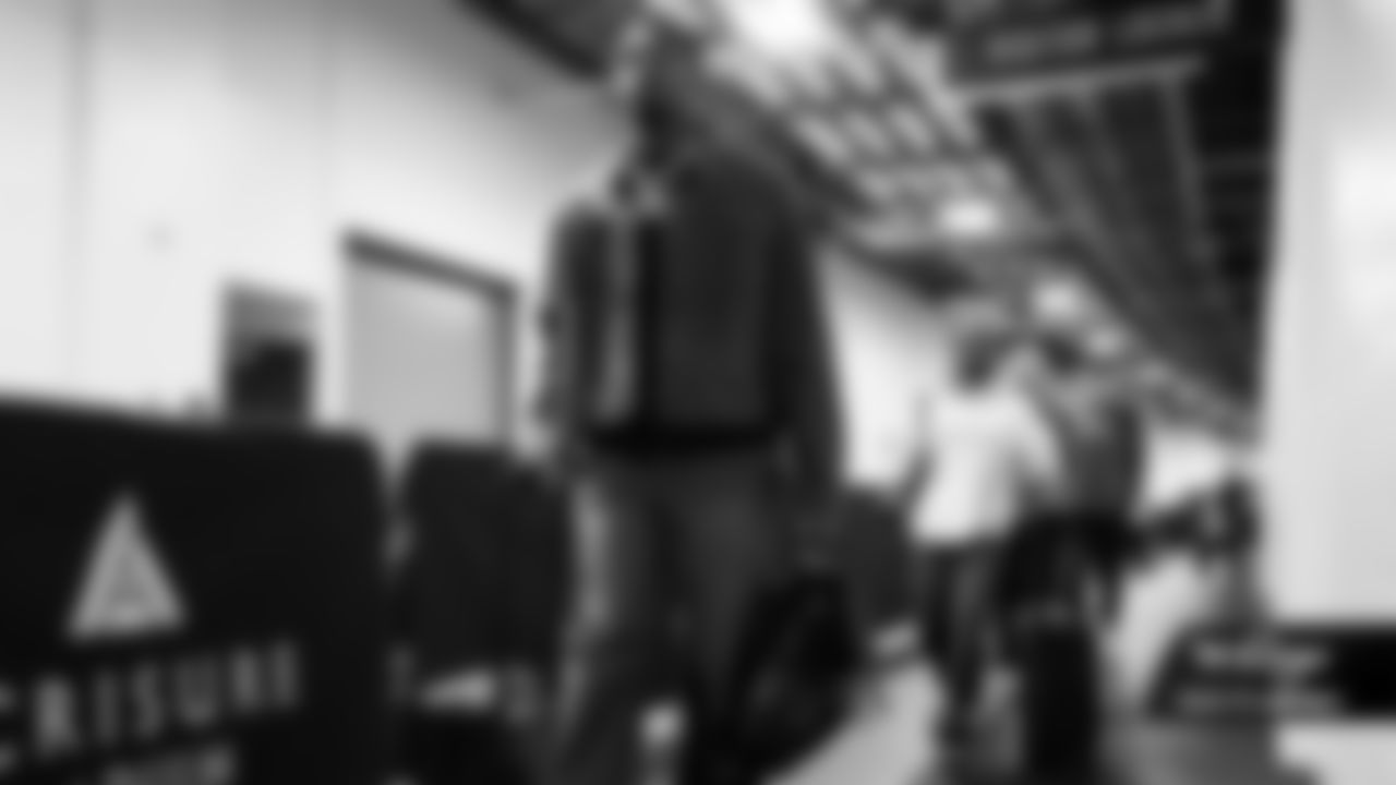 WR Tee Higgins arrives at Acrisure Stadium ahead of Week 11 against the Steelers in Pittsburgh, Sunday, Nov. 16, 2025.