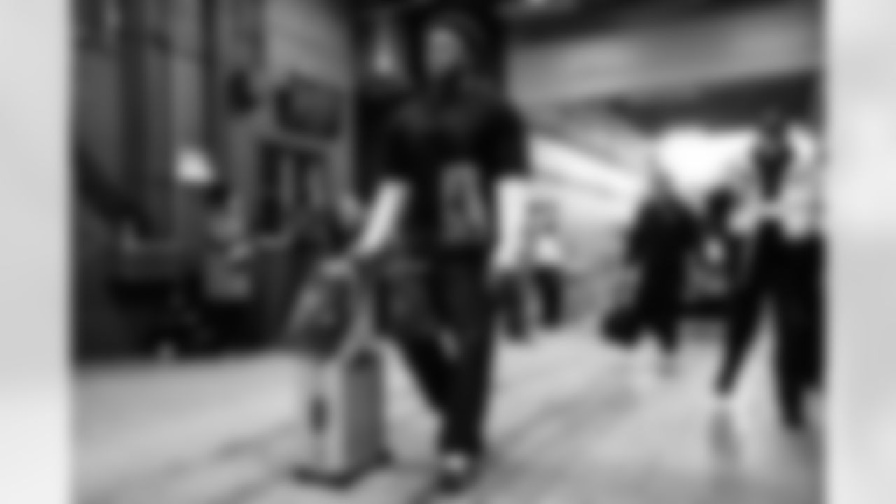 LB Barrett Carter arrives at Highmark Stadium ahead of Week 14 against the Buffalo Bills, Sunday, Dec. 7, 2025.