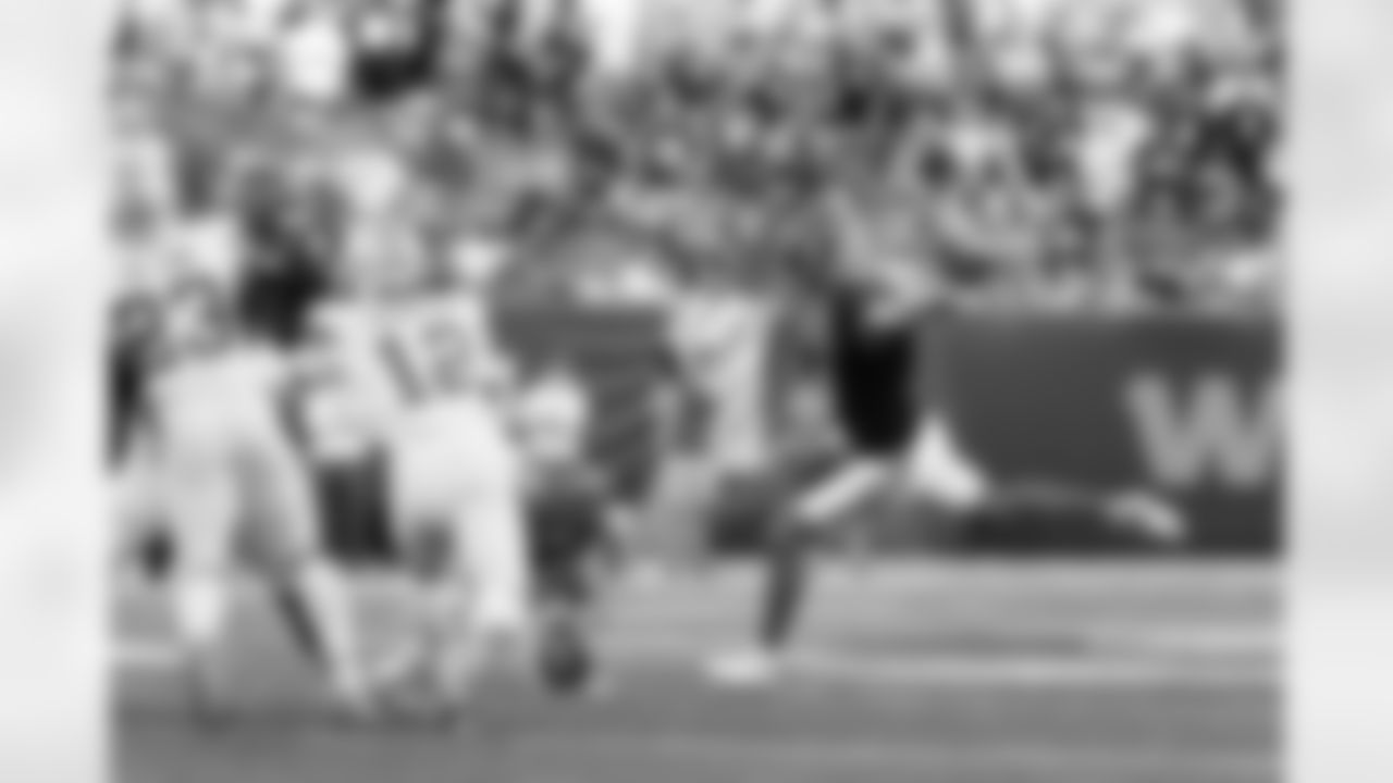 K Evan McPherson makes a field goal during Week 5 against the Detroit Lions, Sunday, Oct. 5, 2025.