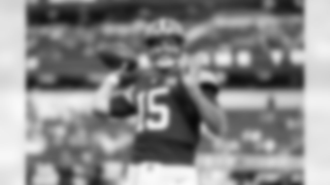 Cleveland Browns quarterback Joe Flacco (15) reacts as he throws a pass as he warms up prior to an NFL football game between the Los Angeles Rams and the Cleveland Browns, Thursday, Nov. 30, 2023 in Inglewood, California. (Michael Owens via AP)
