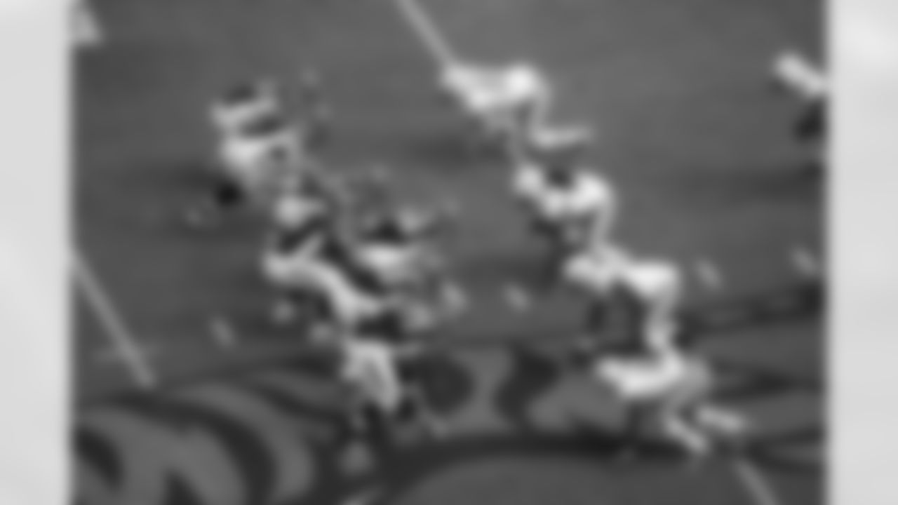 CINCINNATI, OH - OCTOBER 31: Miami Dolphins and Cincinnati Bengals players line up at the line of scrimmage prior to the snap of the football during the game between the Miami Dolphins against the Cincinnati Bengals at the Paul Brown Stadium on October 31, 2010 in Cincinnati, Ohio. The Dolphins defeated the Bengals 22-14. (AP Photo/Scott Boehm)
