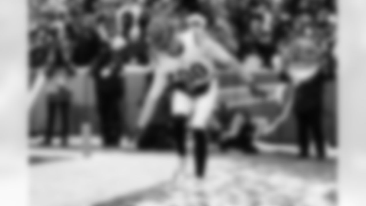 TE Mike Gesicki celebrates a touchdown during Week 14 against the Buffalo Bills, Sunday, Dec. 7, 2025.