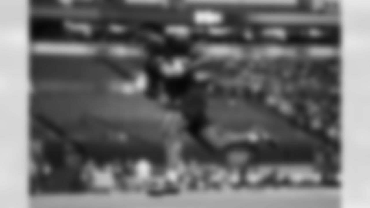 Indiana defensive back D'Angelo Ponds (25) participates in a drill during the 2026 NFL Scouting Combine on Friday, February 27, 2026 in Indianapolis, Indiana. (Cooper Neill/NFL)