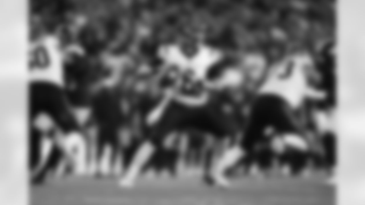 QB Jake Browning looks to throw in the Preseason Week 2 game against the Washington Commanders, Monday, Aug. 18, 2025.