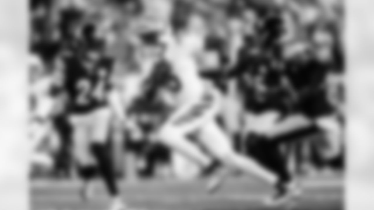 WR Tee Higgins runs after the catch on Thursday Night Football against the Pittsburgh Steelers at Paycor Stadium, Thursday, Oct. 16, 2025.