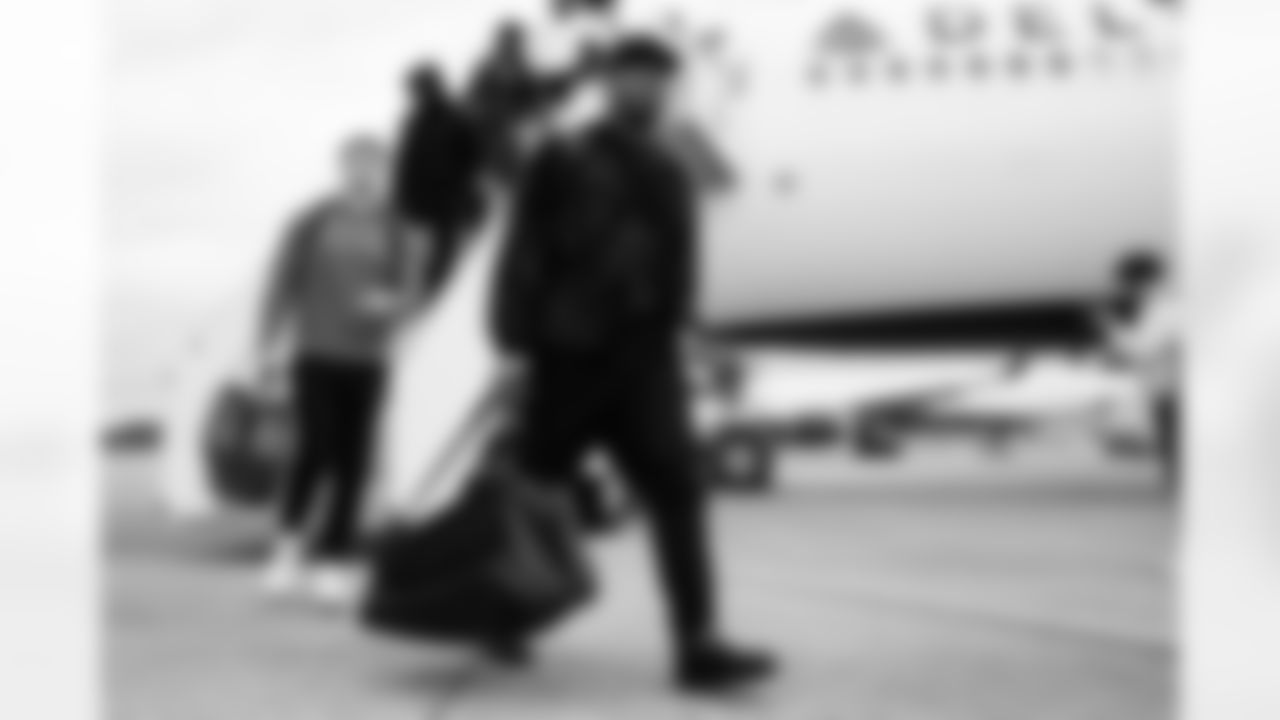 DT Kris Jenkins Jr. arrives in Pittsburgh ahead of Week 11 against the Steelers, Saturday, Nov. 15, 2025.